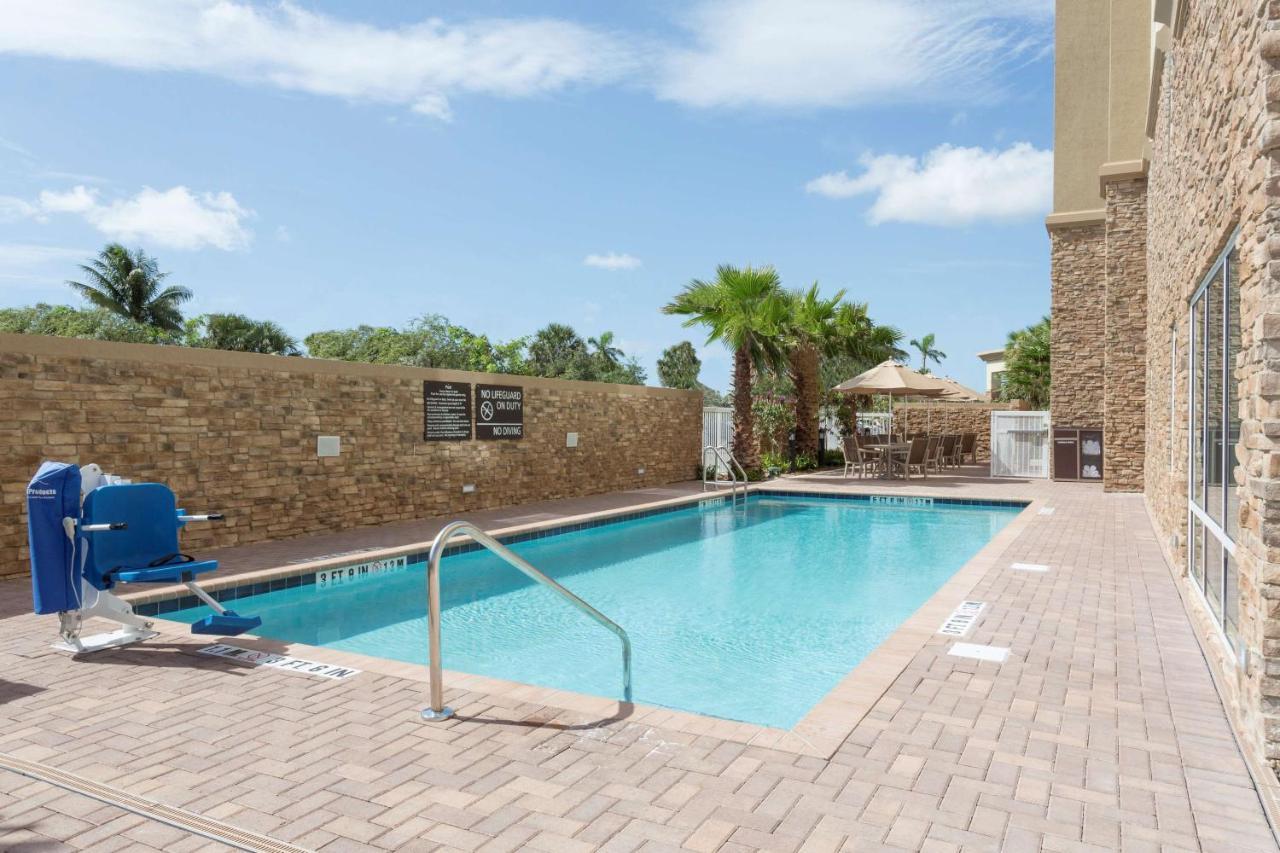 Hampton Inn Fort Lauderdale Pompano Beach Exterior foto